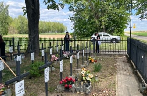 Sprzątanie cmentarza w Szarajówce - maj 2026