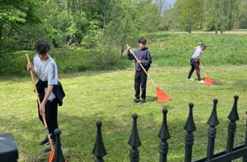 Sprzątanie cmentarza w Szarajówce - maj 2026