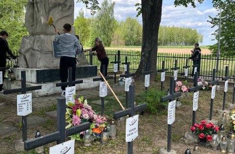 Sprzątanie cmentarza w Szarajówce - maj 2026