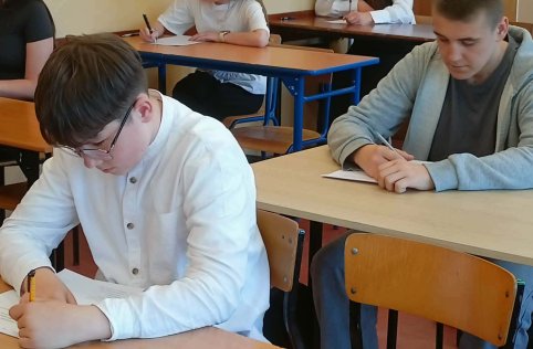 Sukces naszych uczniów w konkursie wiedzy o Stefanie Kardynale Wyszyńskim