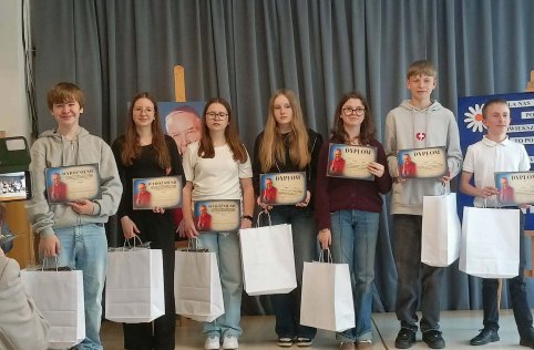 Sukces naszych uczniów w konkursie wiedzy o Stefanie Kardynale Wyszyńskim